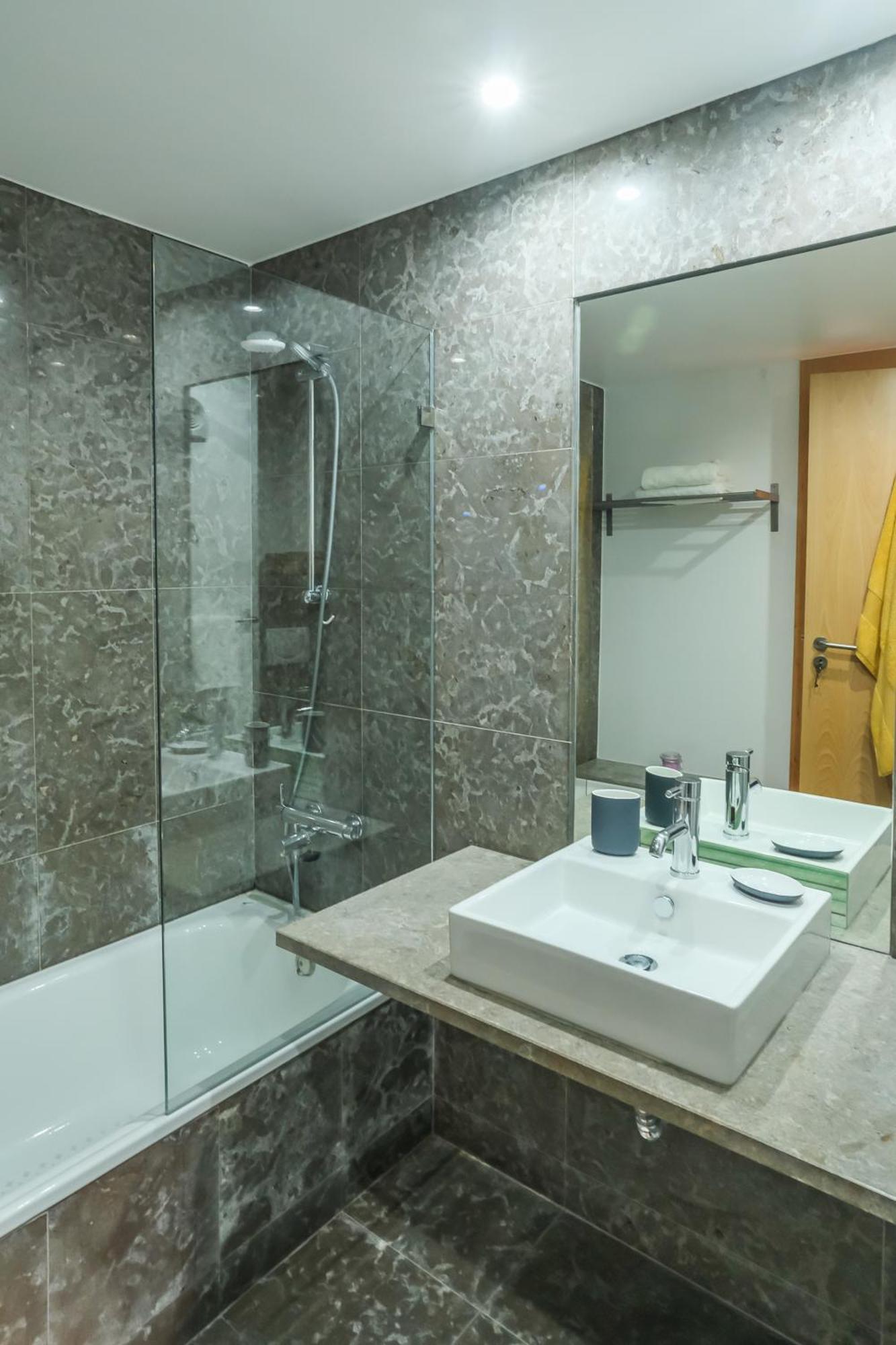 Almarina Apartment, Apartment