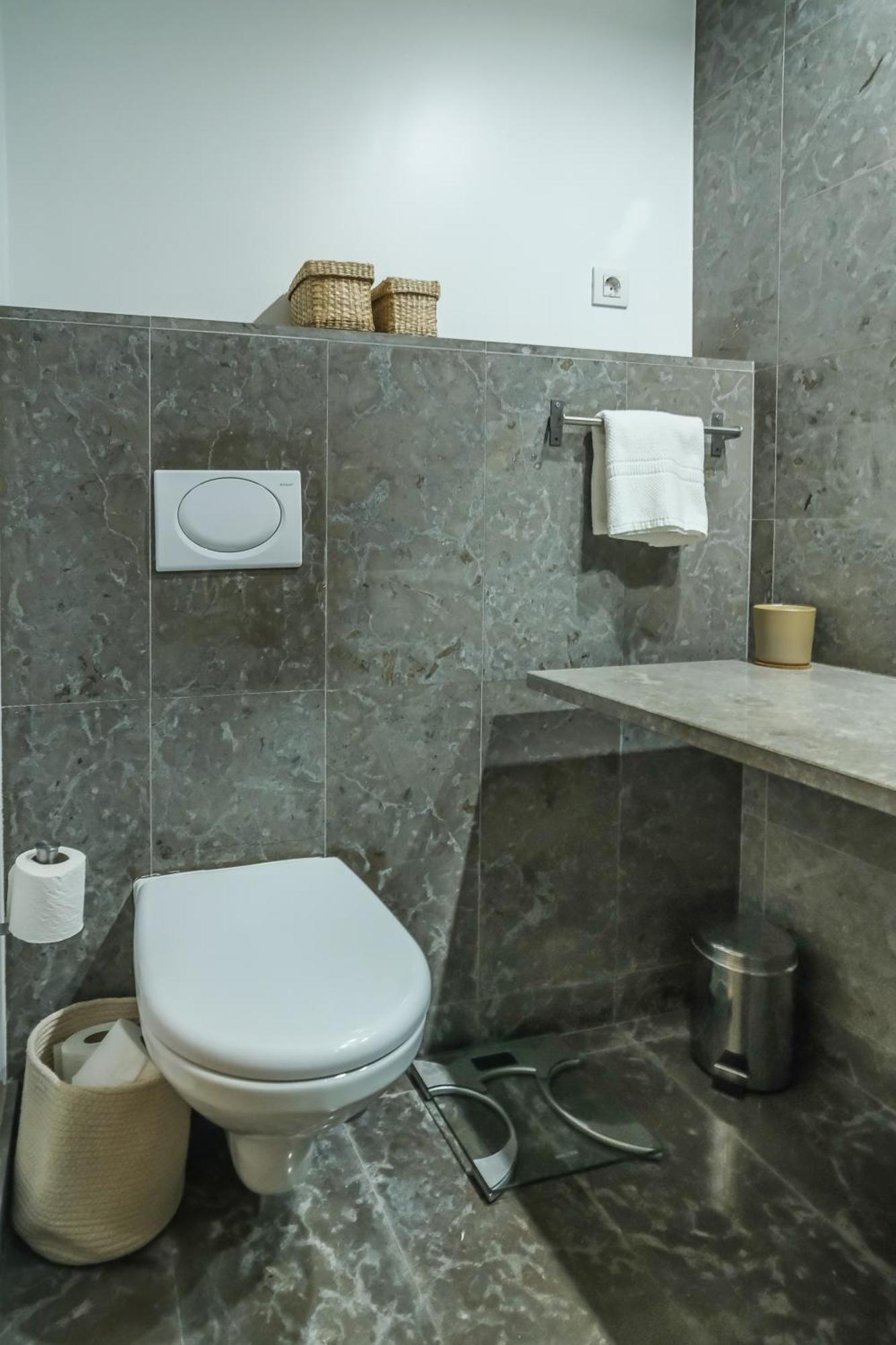 Almarina Apartment, Lagos